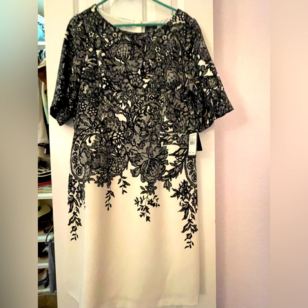 New with Tags Adrianna Papell black and white dress. Never Worn size 16